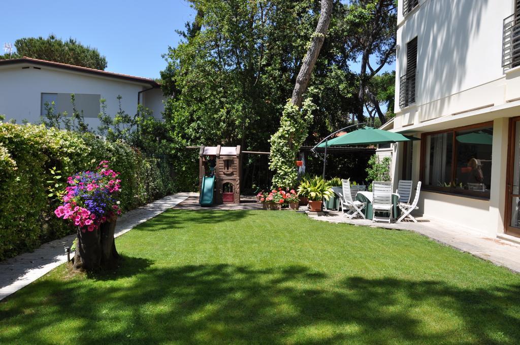 Hotel Etruria Forte dei Marmi Bagian luar foto