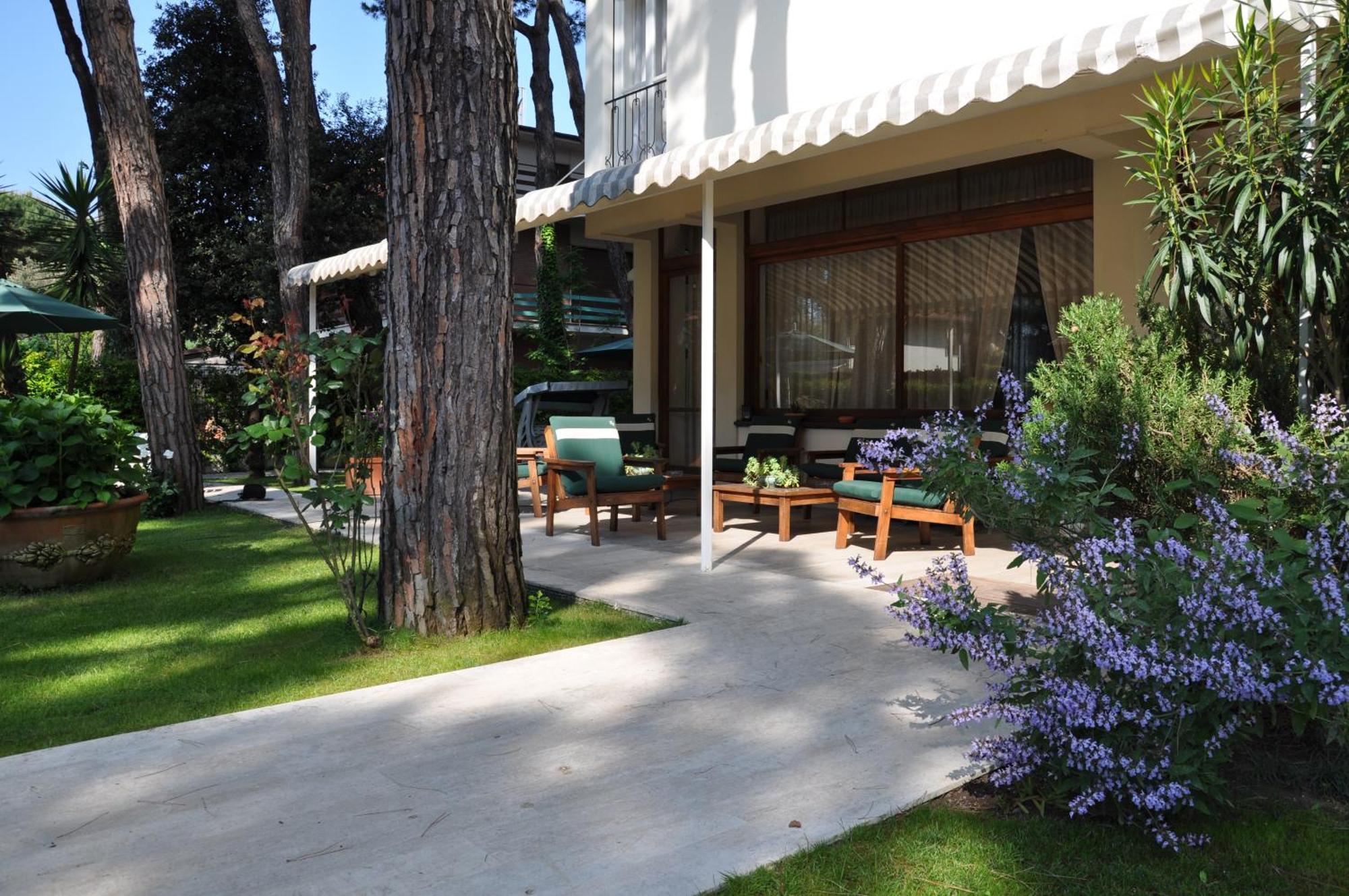 Hotel Etruria Forte dei Marmi Bagian luar foto